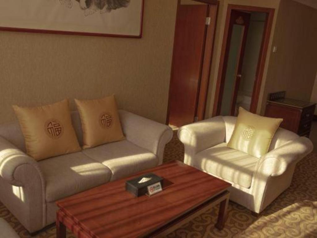 Jianguo Qianmen Hotel